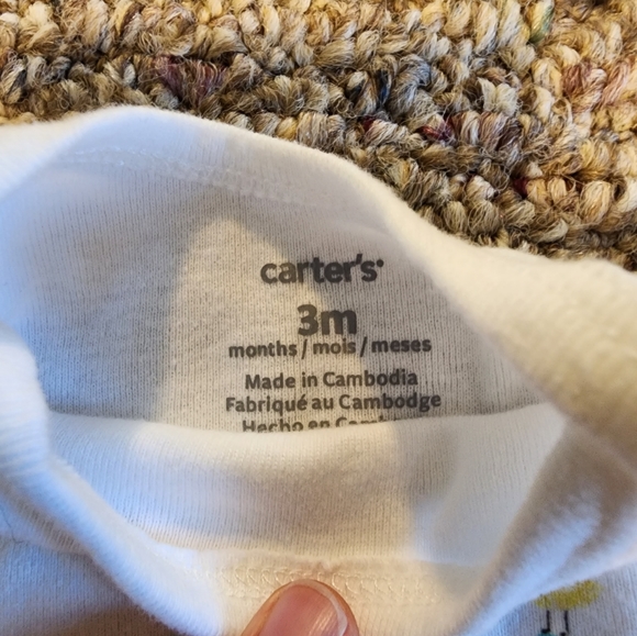 $2 GS🏠 Carter's Easter Outfit - Picture 2 of 3
